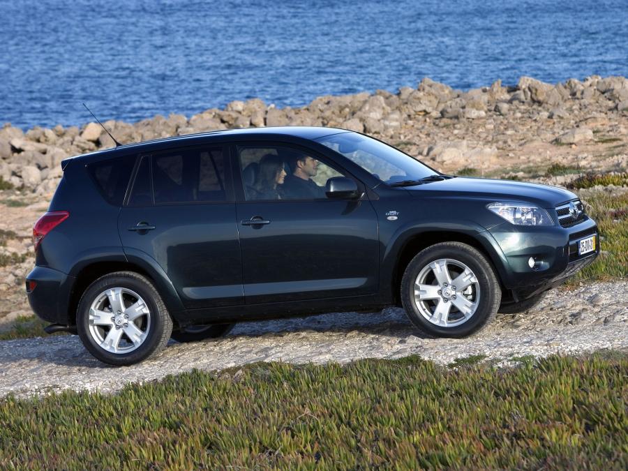  Toyota RAV4 2006 года  (фото 9 из 28)